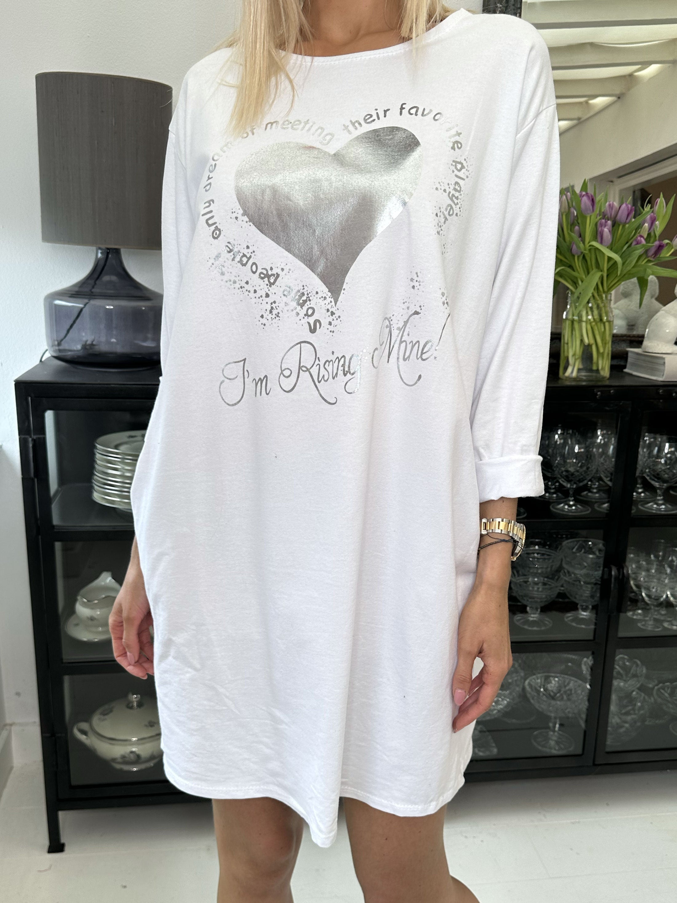 Hearty Dress - Söt bomullsklänning med hjärtmönster och långa ärmar